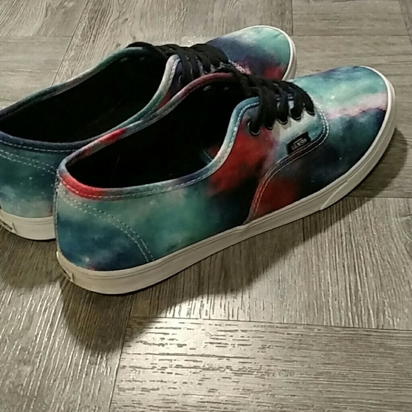 Vans Shoes - VANS SIZE 8 WOMANS OR MENS SIZE 6.5 TYEDIE EUC